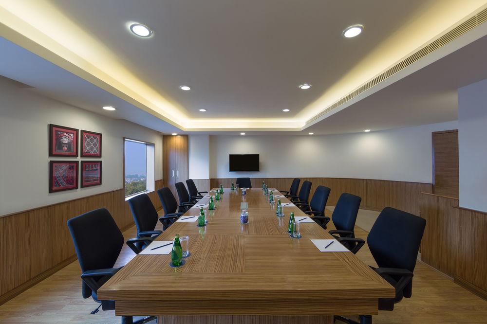 Four Points By Sheraton Vadodara Esterno foto