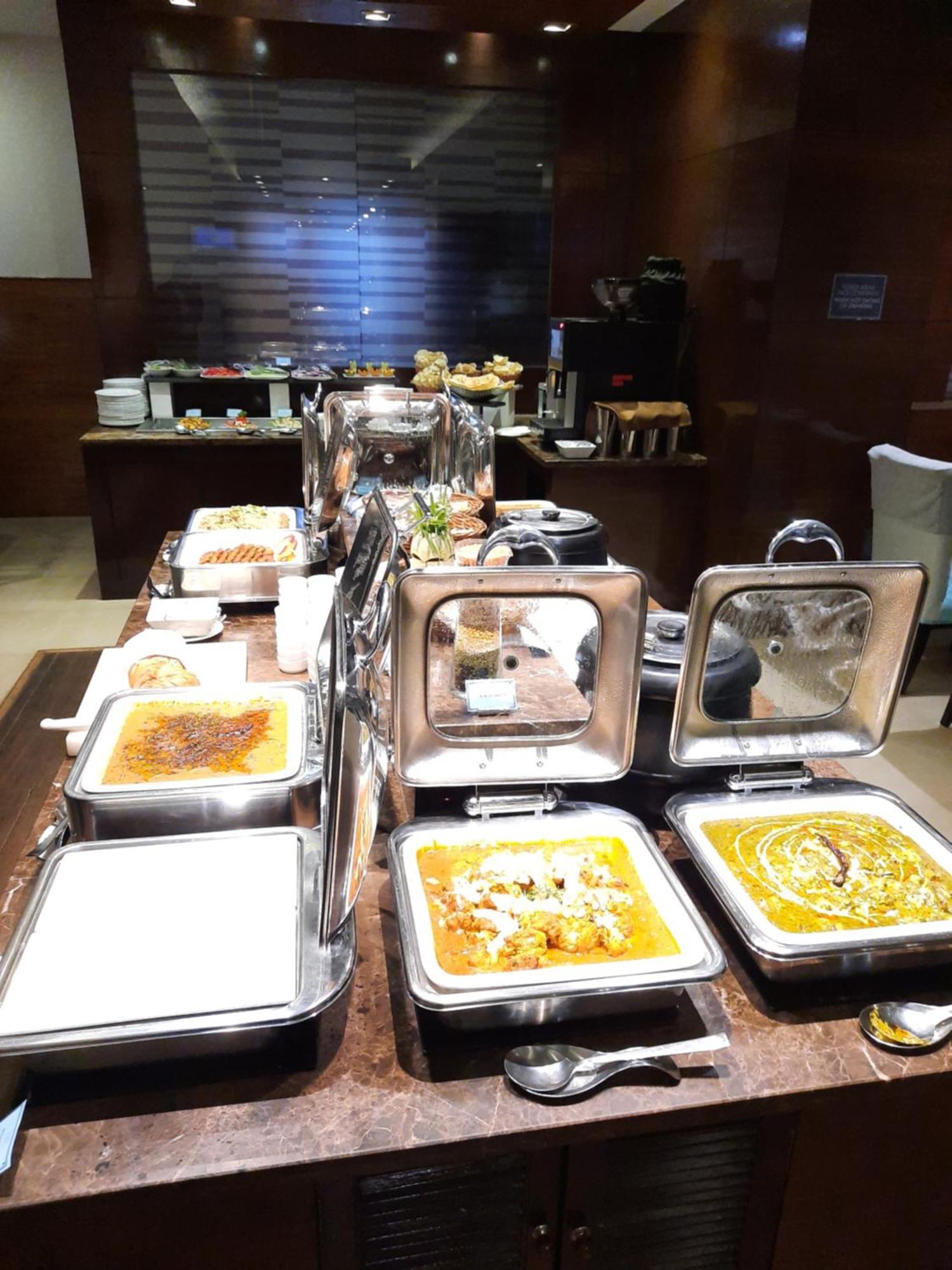 Four Points By Sheraton Vadodara Esterno foto