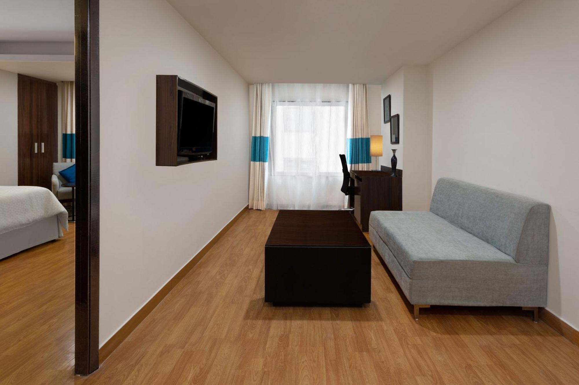 Four Points By Sheraton Vadodara Esterno foto
